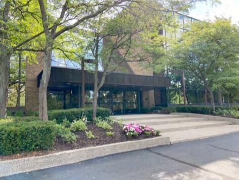 More Photos Of 300 E Long Lake Rd, Bloomfield Hills Office For Sale
