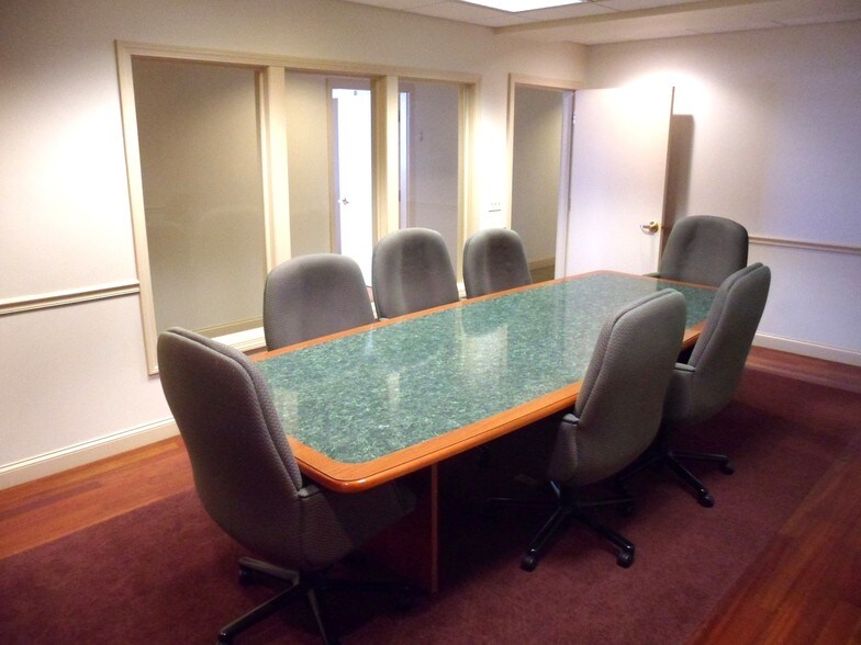 More Photos Of 960 Reservoir Ave, Cranston Office For Lease