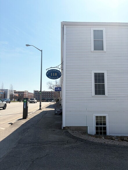Primary Photo Of 118 Maplewood Ave, Portsmouth Office For Sale