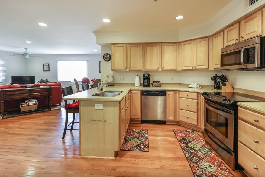 More Photos Of 13 Silver Ave, Tybee Island Apartments For Sale