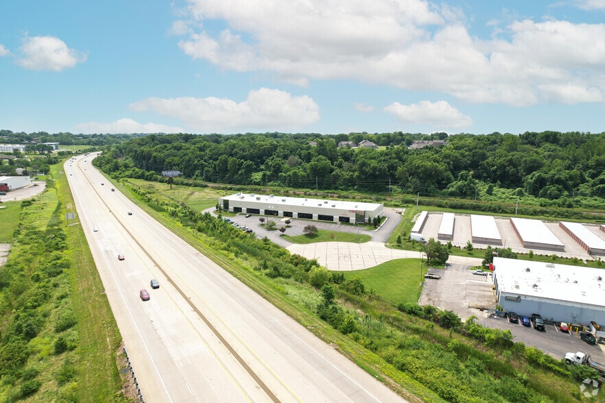 More Photos Of 951-961 Harmsted Ct, Saint Charles Warehouse For Lease