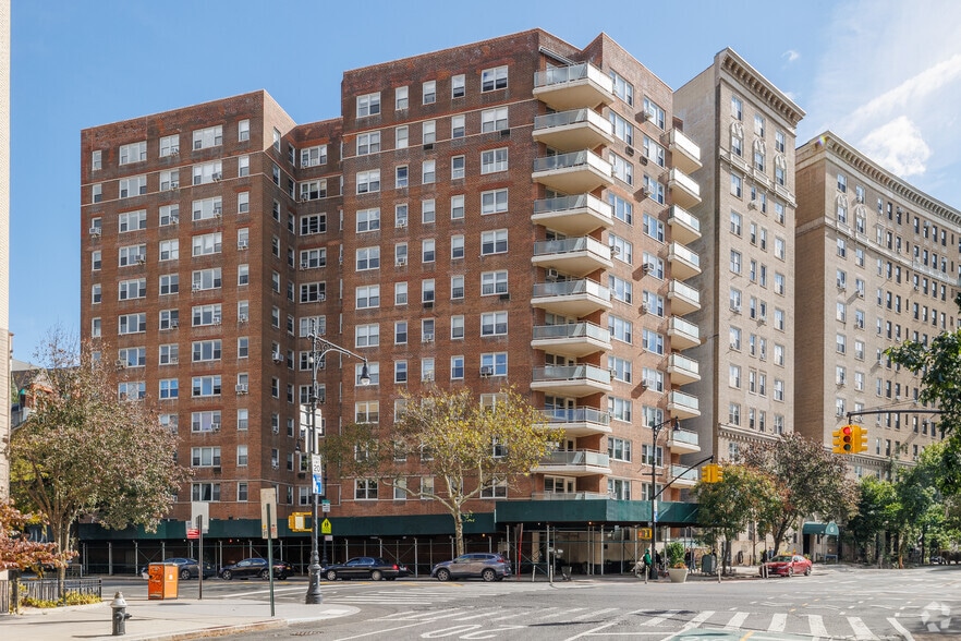 Primary Photo Of 34 Plaza St E, Brooklyn Apartments For Lease
