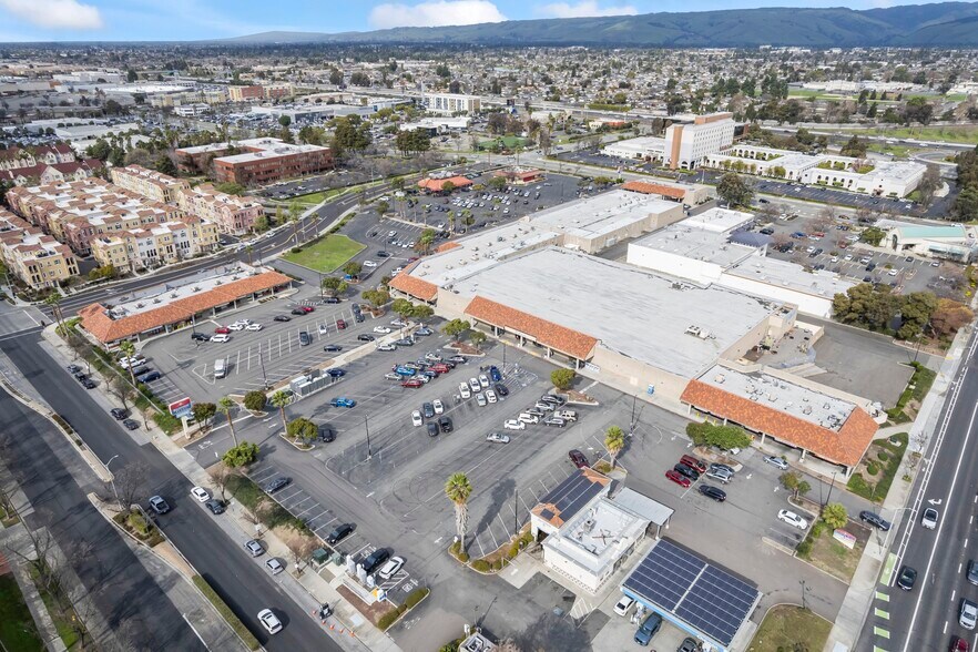 More Photos Of 39945 Balentine Dr, Newark Unknown For Lease