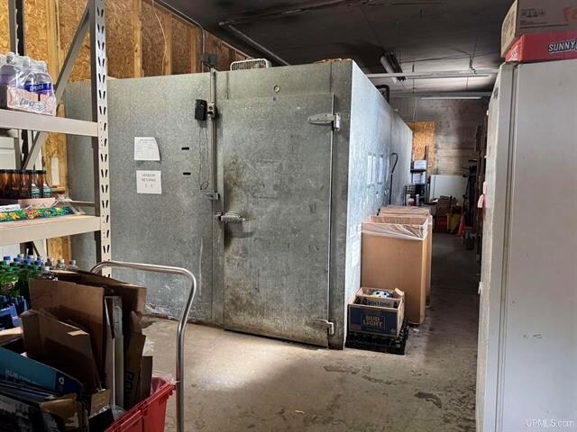 More Photos Of 3963 W Maple Ridge 37th Rd, Rock Service Station For Sale