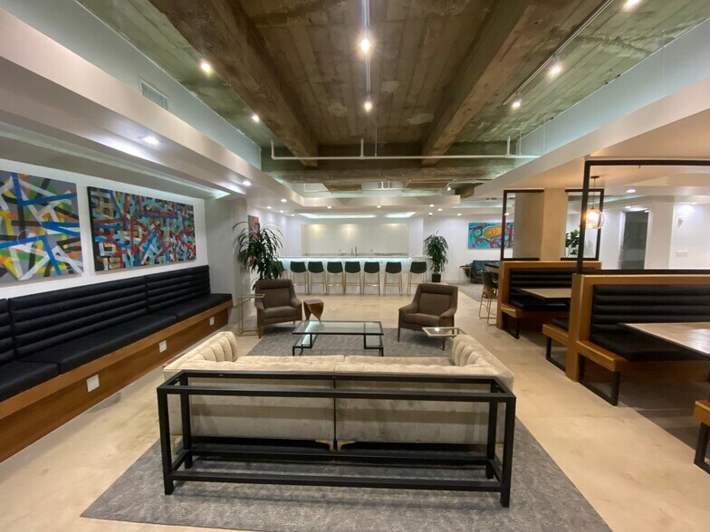 More Photos Of 742-748 S Hill St, Los Angeles Loft Creative Space For Lease