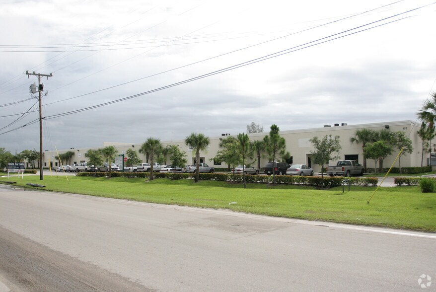 More Photos Of 352 Tall Pines Rd, West Palm Beach Warehouse For Lease