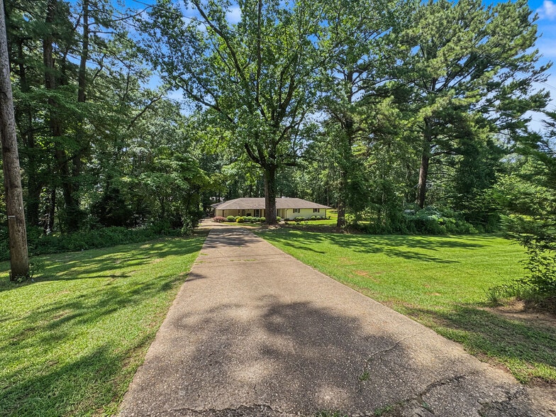 More Photos Of 5602 Highway 69 N, Northport Flex For Sale