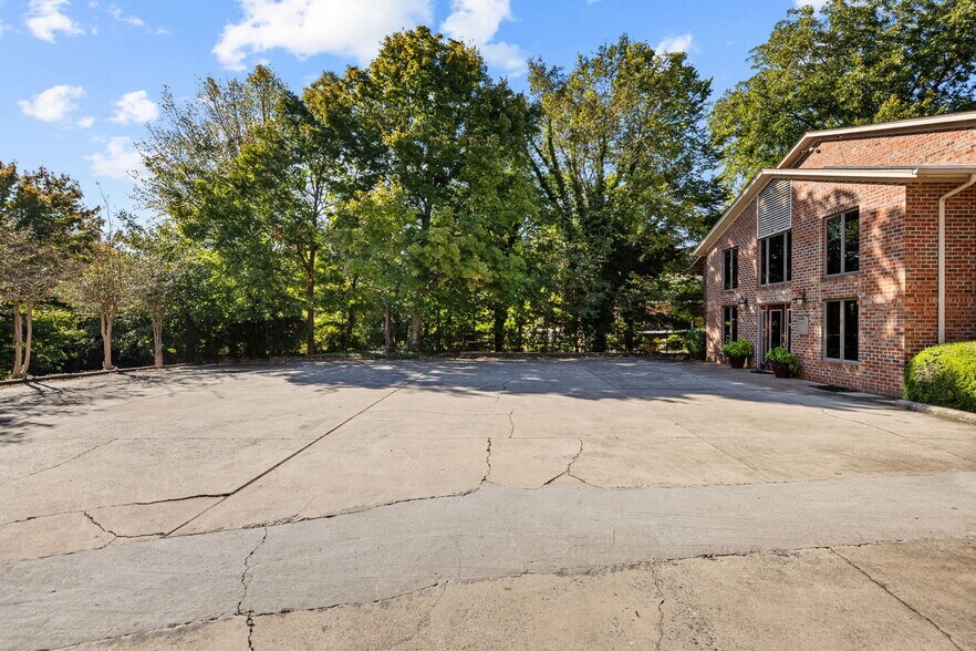 More Photos Of 150 Scarboro St, Asheboro Medical For Sale