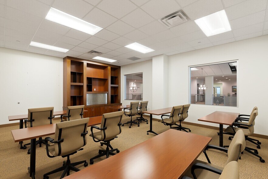 More Photos Of 533 N Alamo Rd, Alamo Office For Sale