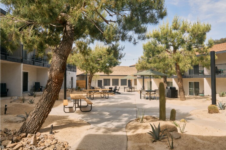 More Photos Of 54850 29 Palms Hwy, Yucca Valley Hotel For Lease