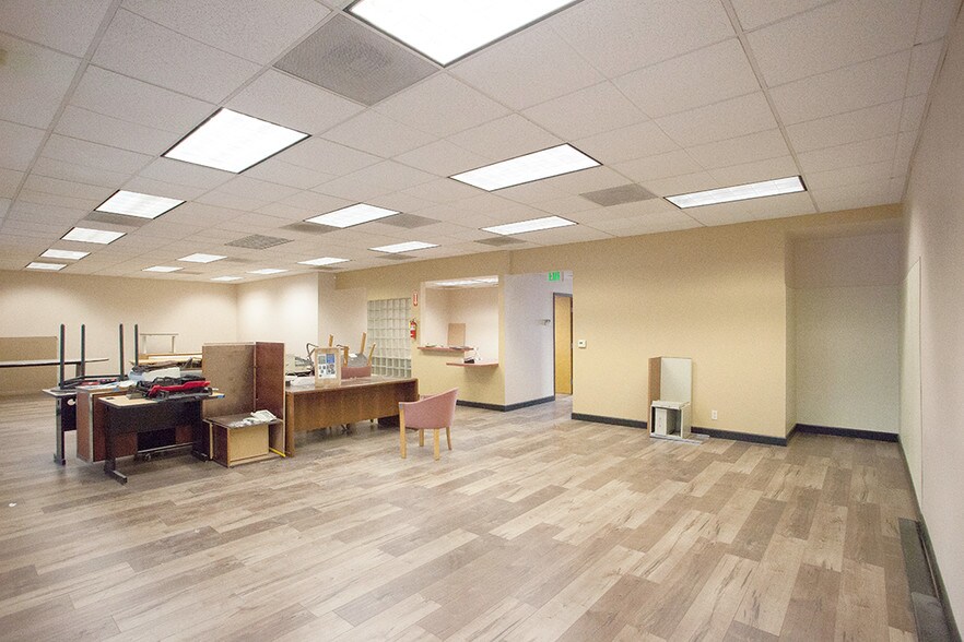 More Photos Of 425-427 Atlantic Ave, Long Beach Office For Sale