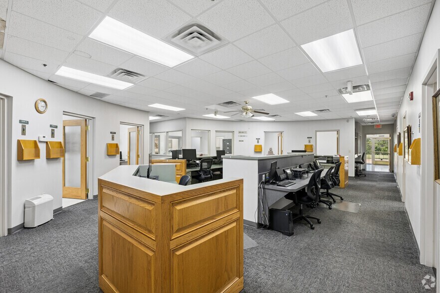More Photos Of 4920 SW Lee Blvd, Lawton Medical For Lease