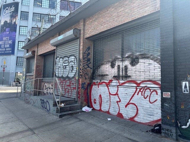 More Photos Of 1274 Flushing Ave, Brooklyn Warehouse For Lease