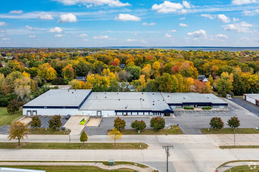 More Photos Of 2390 Industrial Dr, Neenah Warehouse For Sale