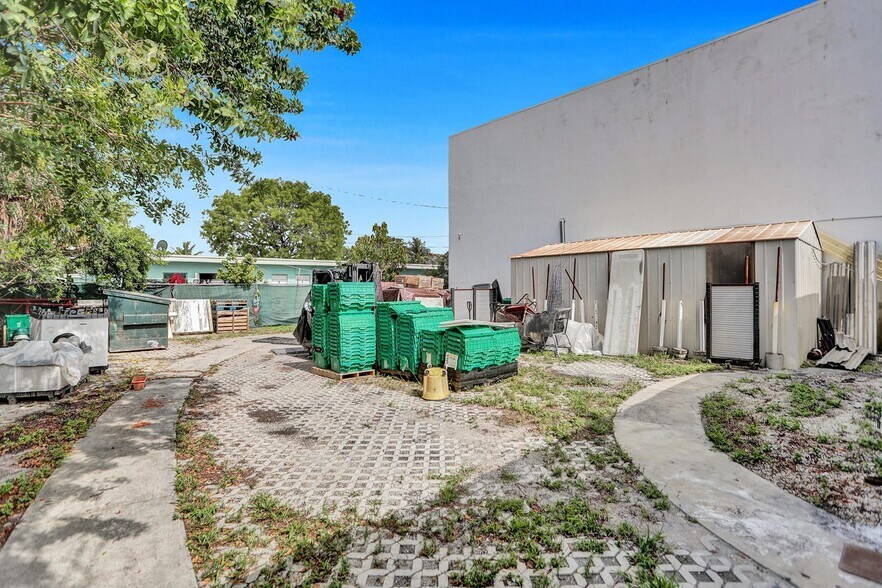 More Photos Of 4343 N Andrews Ave, Fort Lauderdale Storefront Retail Office For Sale