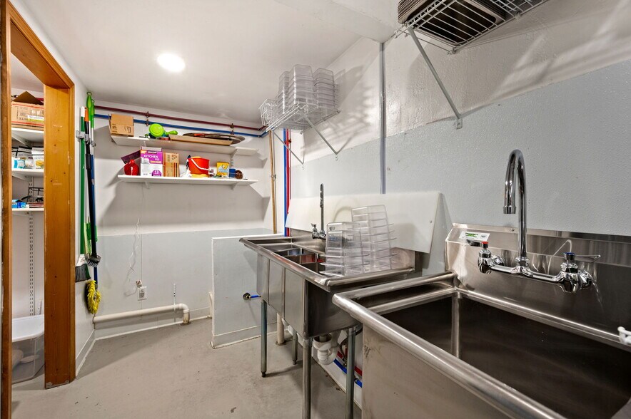 More Photos Of 9331 Spring Rd, Fish Creek Storefront For Sale