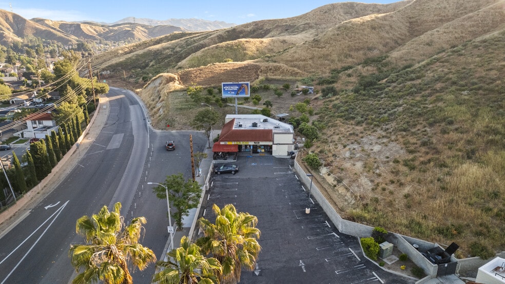 More Photos Of 28200 Bouquet Canyon Rd, Santa Clarita Storefront For Lease