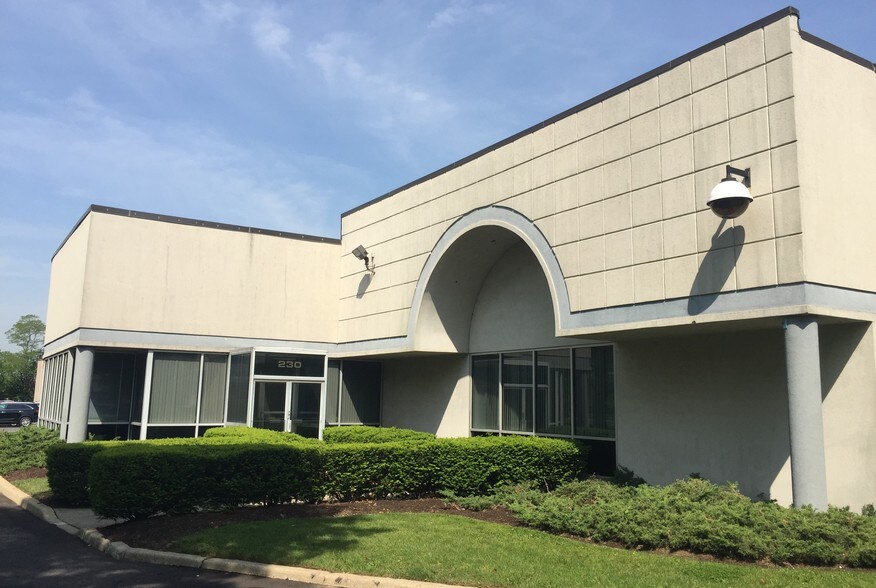 More Photos Of 200-230 Sea Ln, Farmingdale Flex For Sale