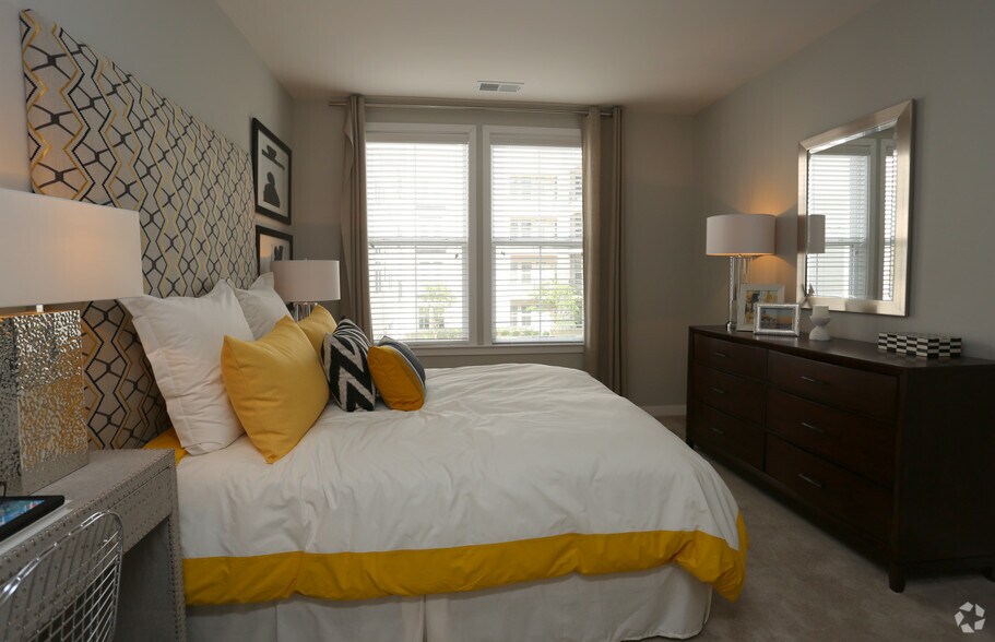 More Photos Of 101 N Wolfe St, Baltimore Apartments For Lease