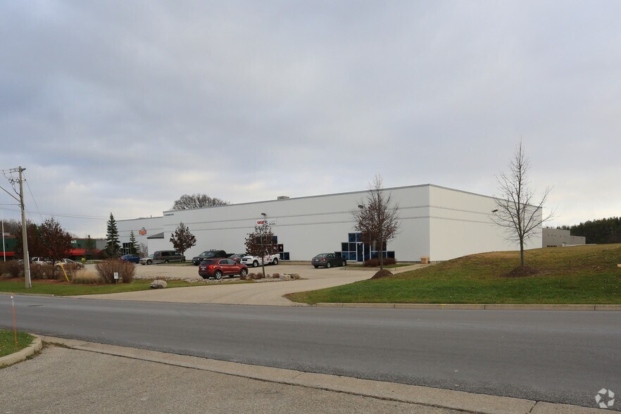 More Photos Of 5 Washburn Dr, Kitchener Warehouse For Lease