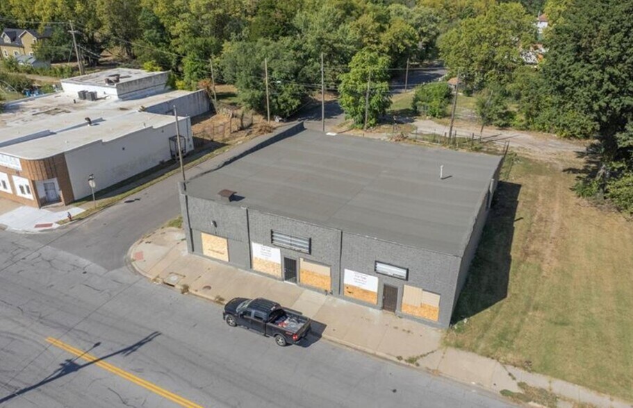 Primary Photo Of 1720 Quindaro Blvd, Kansas City General Retail For Sale