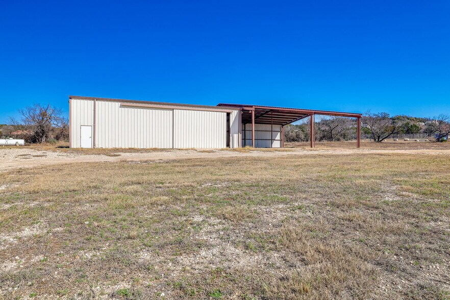 More Photos Of 2684 W US Highway 290, Fredericksburg Warehouse For Sale