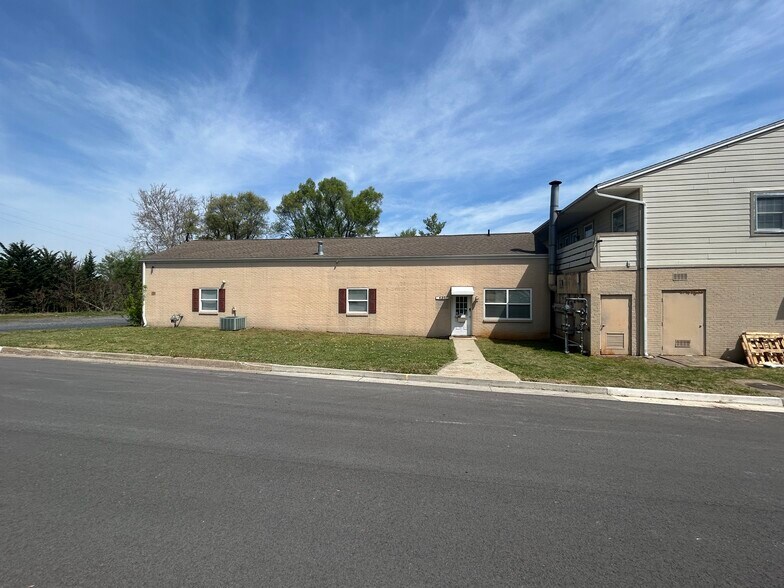 More Photos Of , Staunton Unknown For Sale