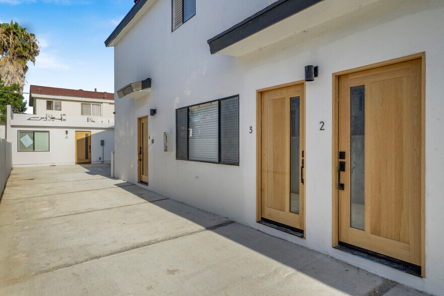 More Photos Of 12527 Cranbrook Ave, Hawthorne Apartments For Sale