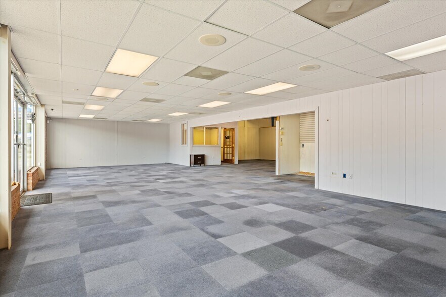 More Photos Of 203 Hillcrest Dr, Laurens Storefront Retail Office For Lease