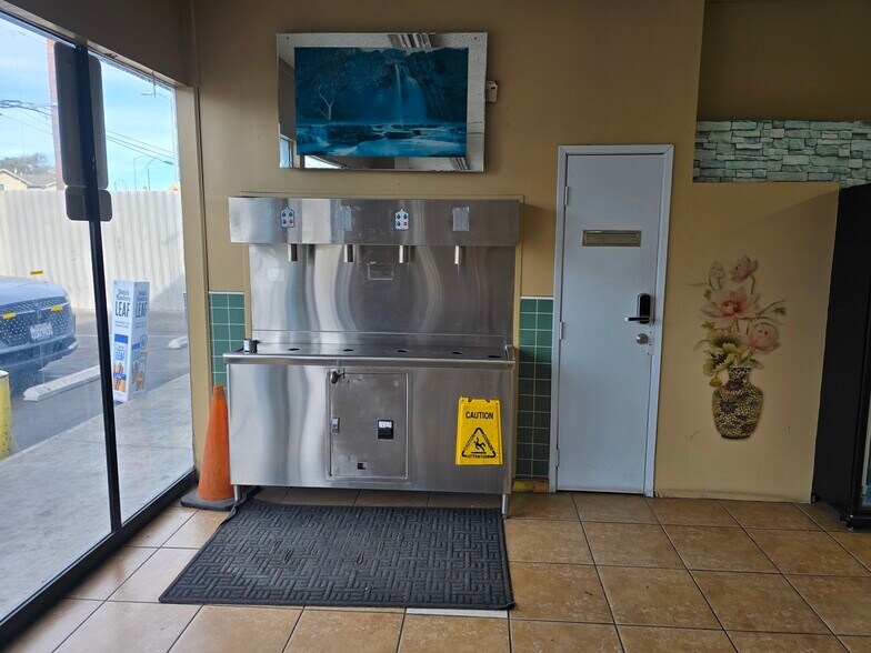 More Photos Of 9018-9022 Avalon Blvd, Los Angeles Storefront Retail Office For Sale