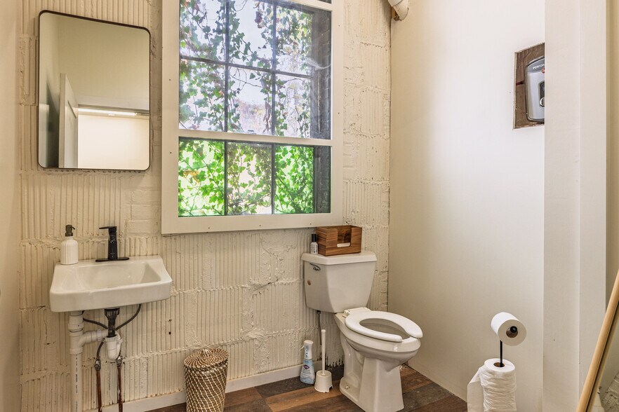 More Photos Of 244 Short Coxe Ave, Asheville General Retail For Lease