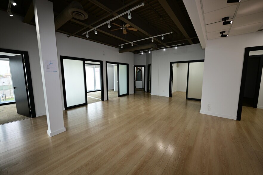 More Photos Of 2330 Ellwood Dr SW, Edmonton Specialty For Lease