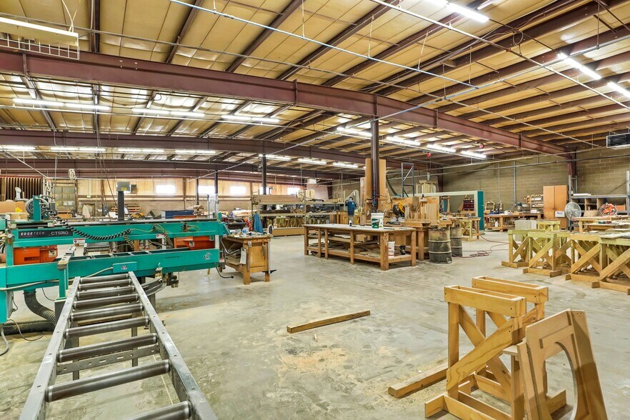 More Photos Of 3220 E 52nd Ave, Denver Warehouse For Sale