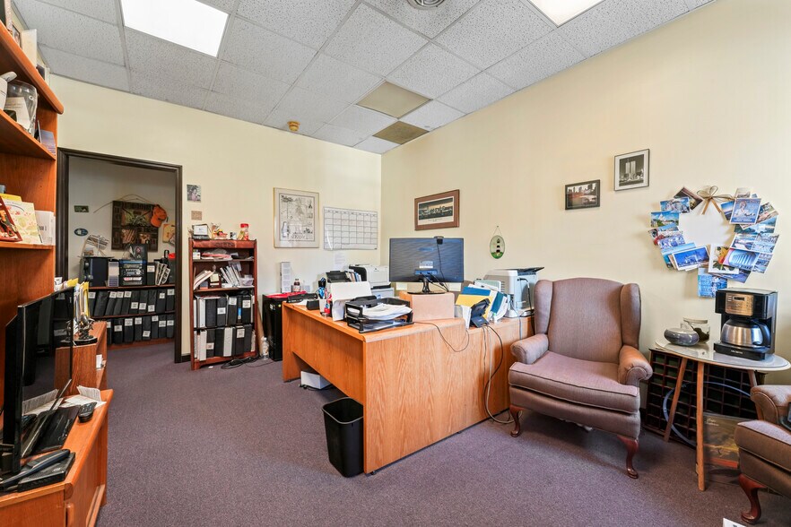 More Photos Of 132-134 S Swan St, Albany Office Residential For Sale