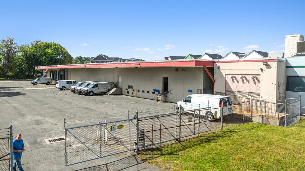 More Photos Of 75 Van Block Ave, Hartford Light Manufacturing For Sale