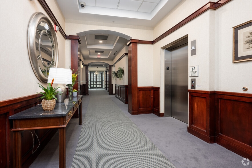 More Photos Of 204 Muirs Chapel Rd, Greensboro Office For Lease