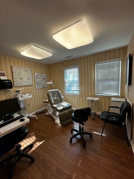 More Photos Of 599 Shore Rd, Somers Point Medical For Lease