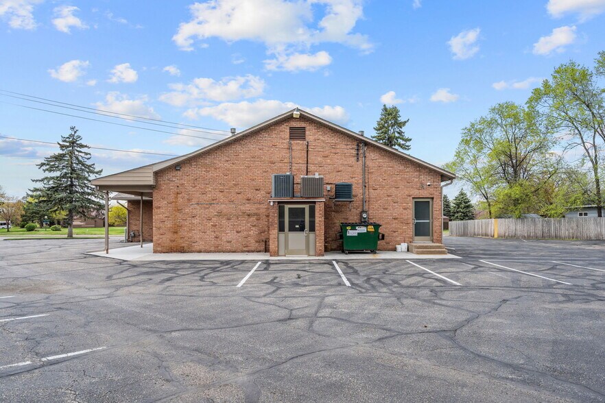 More Photos Of 6206 Lilac Dr N, Brooklyn Center Religious Facility For Sale