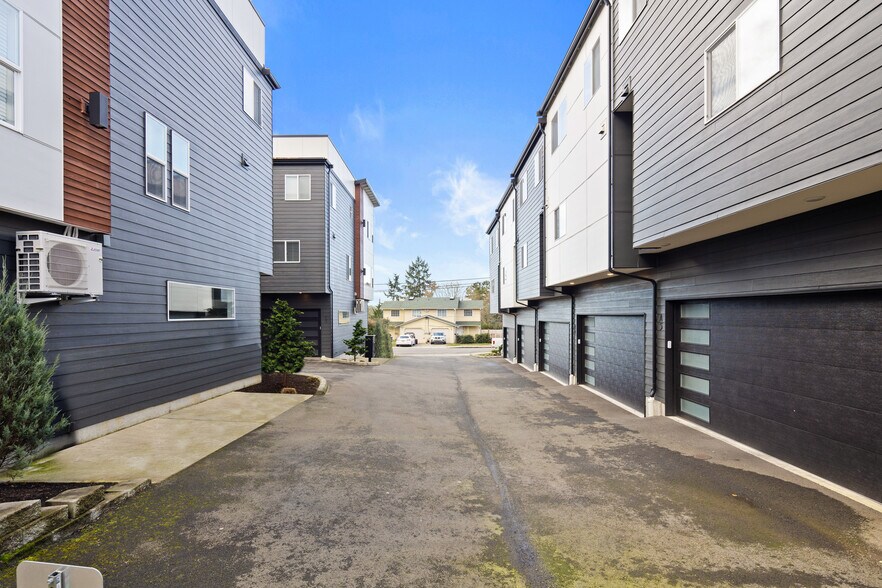 More Photos Of 8524 19th St W, Tacoma Apartments For Sale