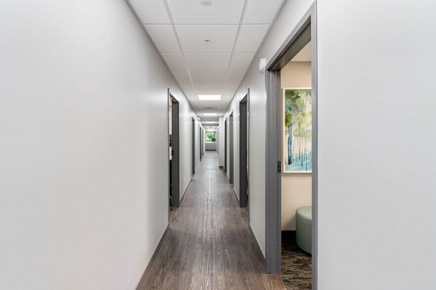 More Photos Of 3312 Gilmore Industrial Blvd, Louisville Warehouse For Lease