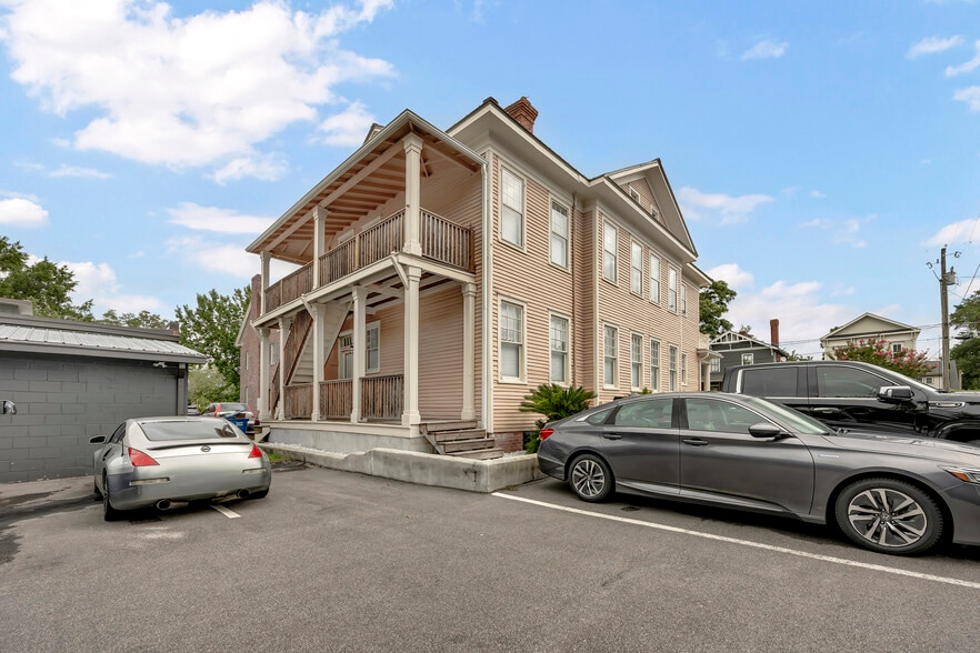 More Photos Of 8 S 7th St, Wilmington Office For Sale