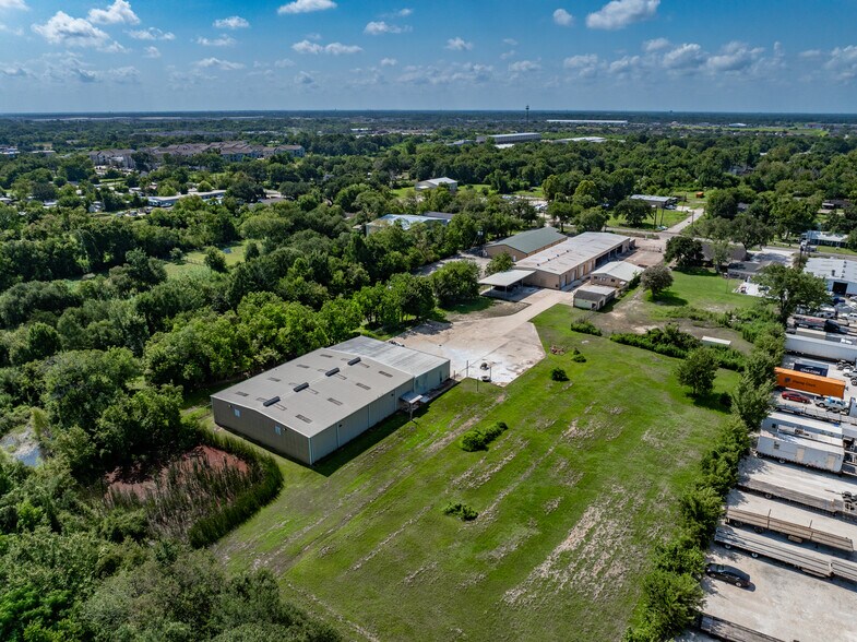 More Photos Of 3615 Almeda Genoa Rd, Houston Warehouse For Lease