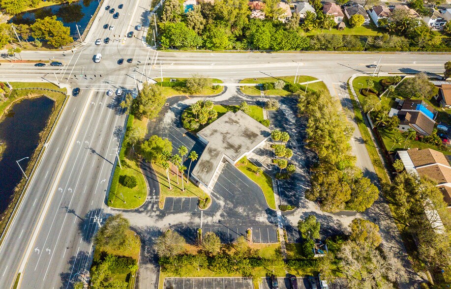 More Photos Of 10000 Taft St, Pembroke Pines Bank For Lease