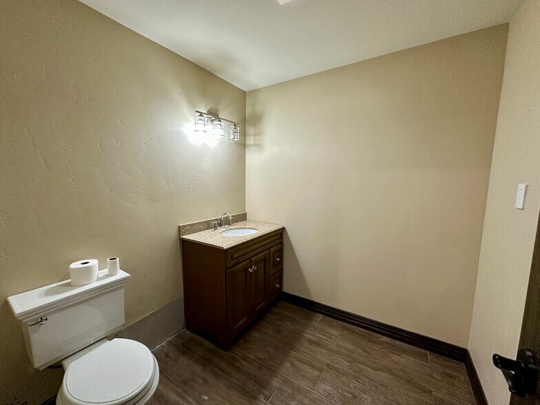 More Photos Of 3015 Burleson Blvd, Burleson Warehouse For Sale