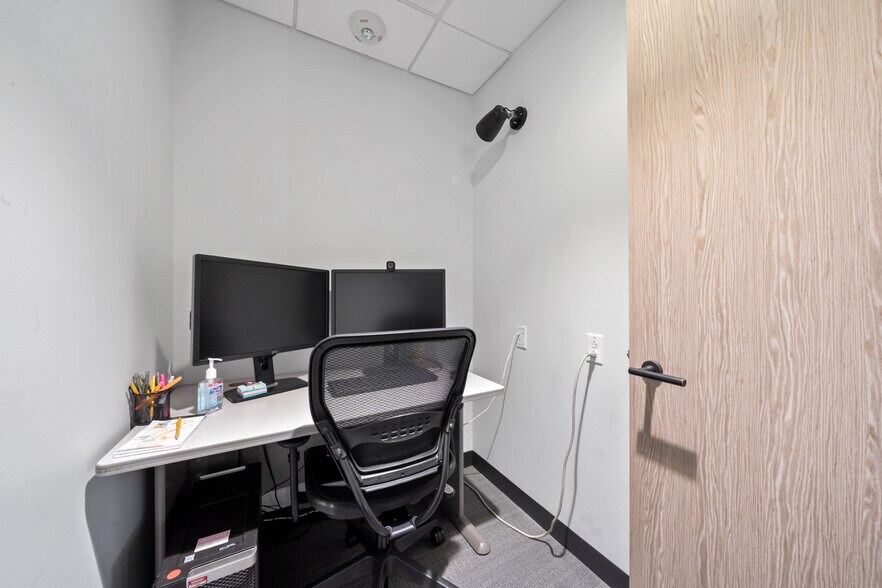 More Photos Of 7620 Guadalupe St, Austin Office For Lease