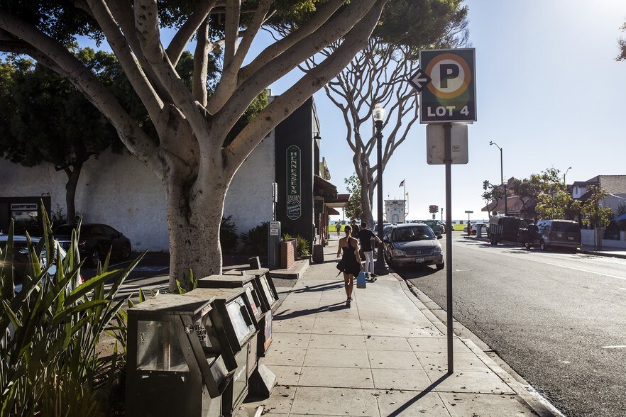 More Photos Of 224-226 Ocean Ave, Laguna Beach Freestanding For Lease