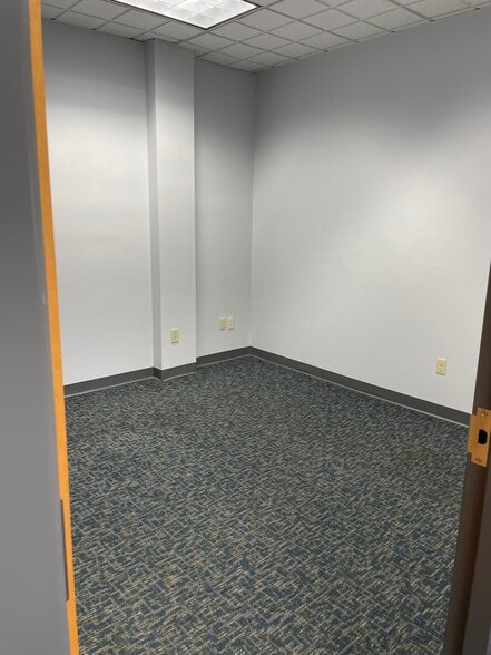 More Photos Of 1735 Central Ave, Albany Office For Sale