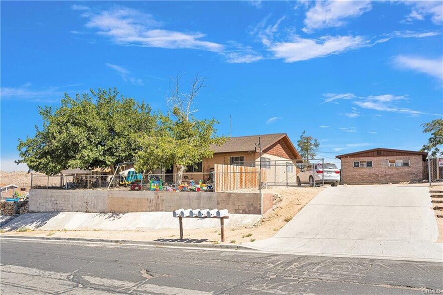 Primary Photo Of 15521-15531 4th St, Victorville Apartments For Sale