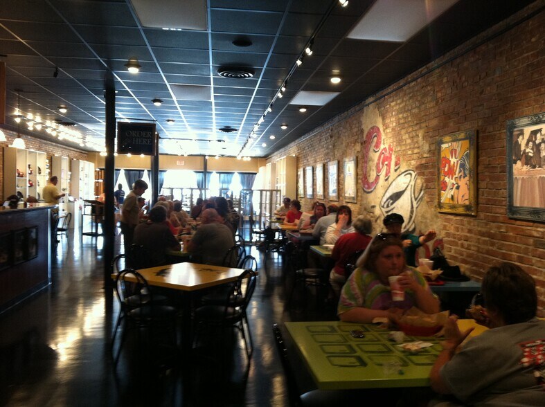 More Photos Of 615 Mena St, Mena Restaurant For Sale