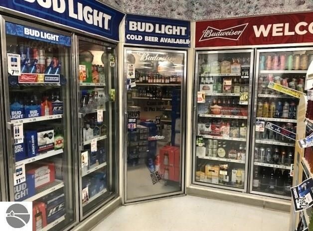 More Photos Of 10673 W Saint Charles Rd, Sumner Service Station For Sale